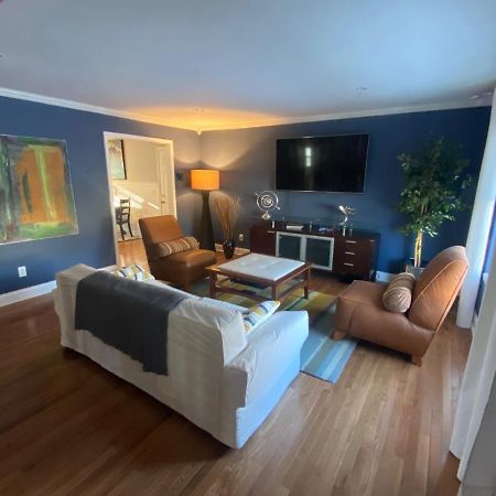 Here It Is! Cool Cape Cod-3 Br-2.5 Bath-12 Guests Olathe Exteriör bild
