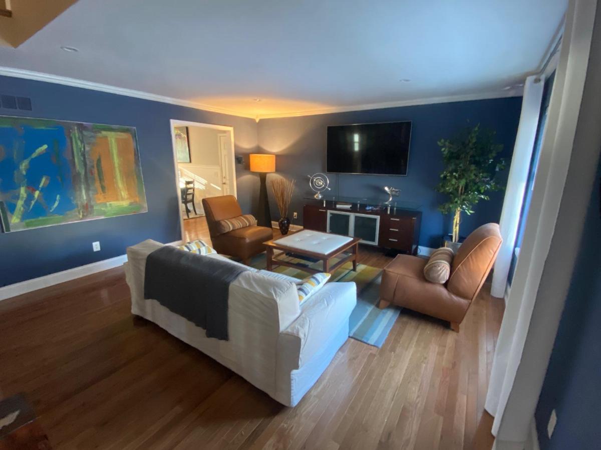 Here It Is! Cool Cape Cod-3 Br-2.5 Bath-12 Guests Olathe Exteriör bild