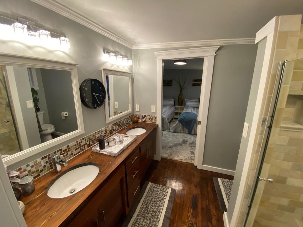 Here It Is! Cool Cape Cod-3 Br-2.5 Bath-12 Guests Olathe Exteriör bild