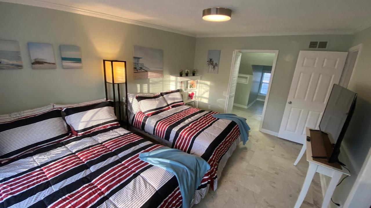 Here It Is! Cool Cape Cod-3 Br-2.5 Bath-12 Guests Olathe Exteriör bild