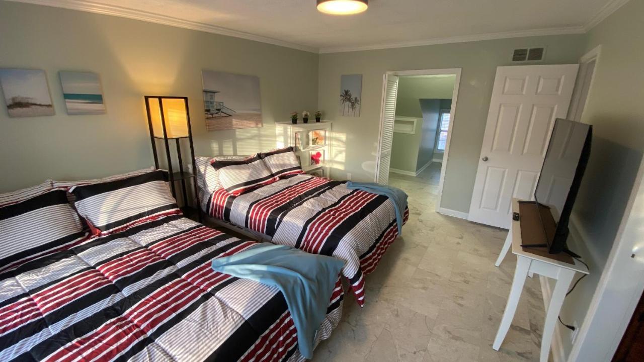 Here It Is! Cool Cape Cod-3 Br-2.5 Bath-12 Guests Olathe Exteriör bild