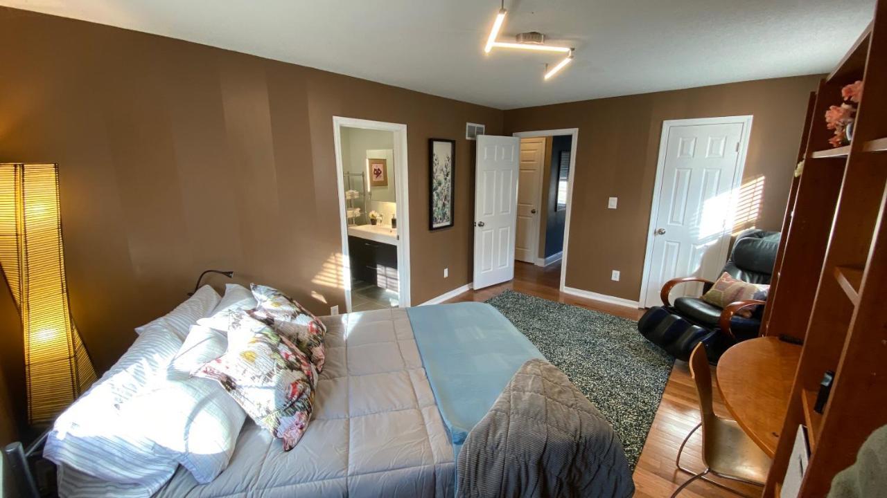 Here It Is! Cool Cape Cod-3 Br-2.5 Bath-12 Guests Olathe Exteriör bild